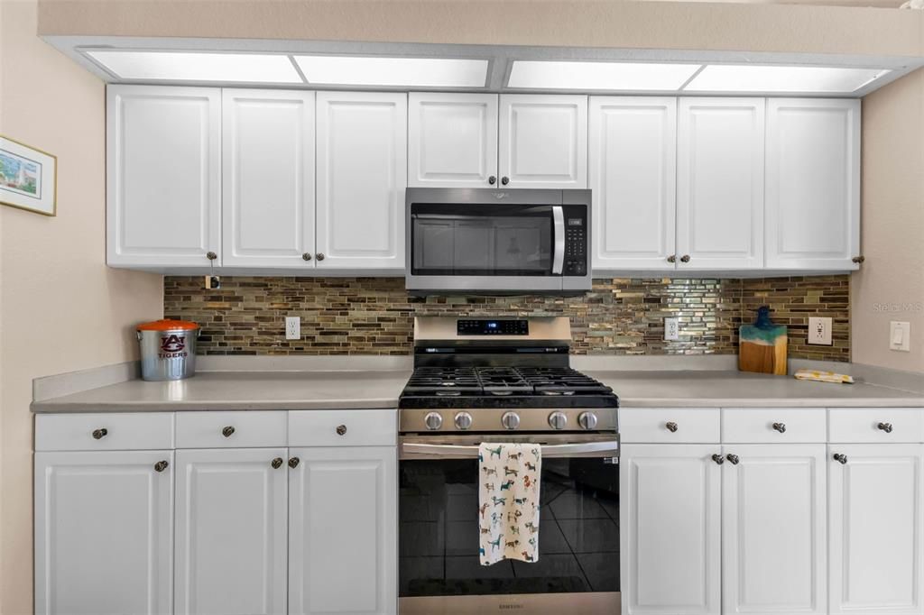 For Sale: $549,000 (3 beds, 2 baths, 1883 Square Feet)