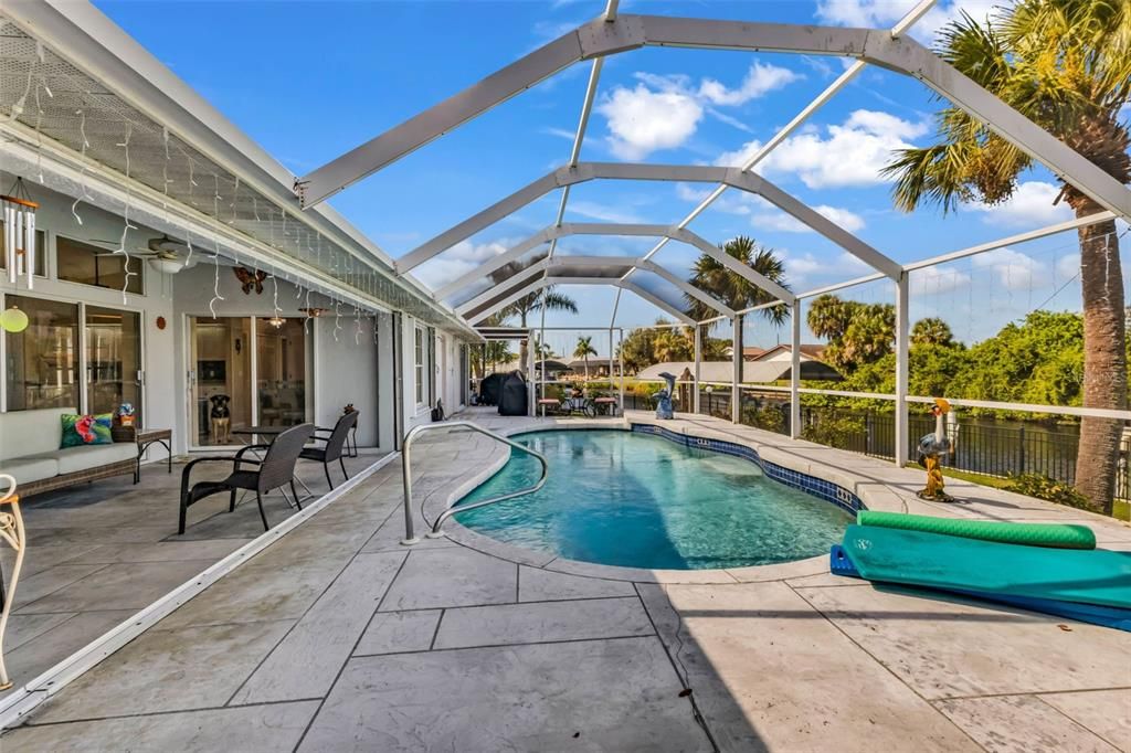 For Sale: $549,000 (3 beds, 2 baths, 1883 Square Feet)