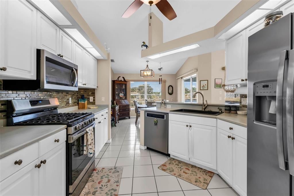 For Sale: $549,000 (3 beds, 2 baths, 1883 Square Feet)