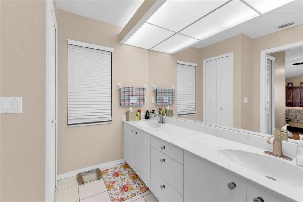 For Sale: $549,000 (3 beds, 2 baths, 1883 Square Feet)