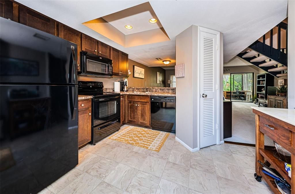 待售: $319,900 (2 贝兹, 2 浴室, 1200 平方英尺)