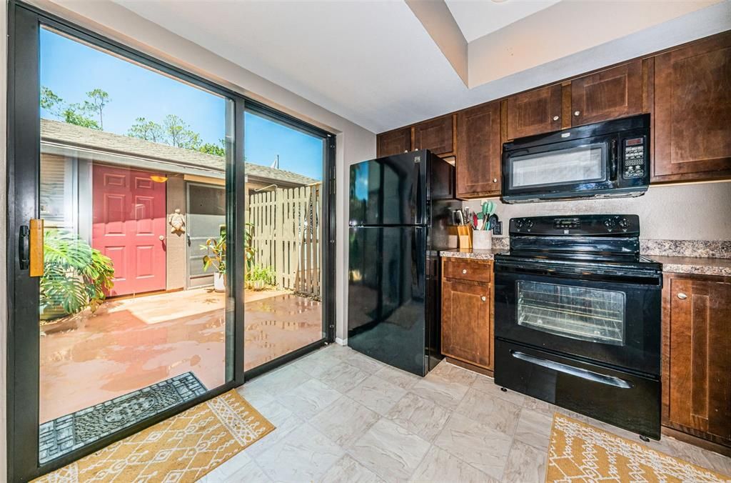 待售: $319,900 (2 贝兹, 2 浴室, 1200 平方英尺)