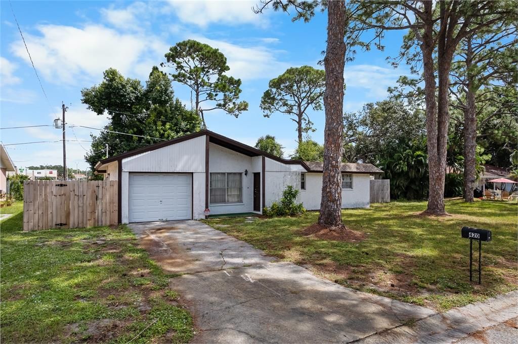 Vendido Recientemente: $250,000 (3 camas, 2 baños, 1416 Pies cuadrados)