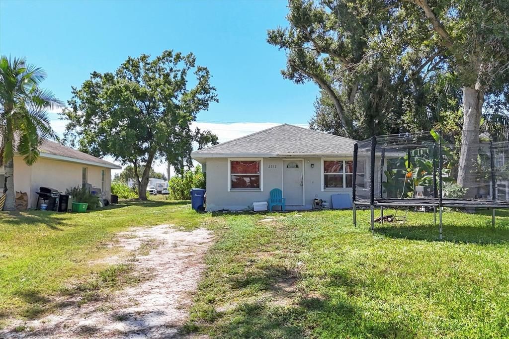 For Sale: $1,270,000 (9 beds, 0 baths, 1599 Square Feet)