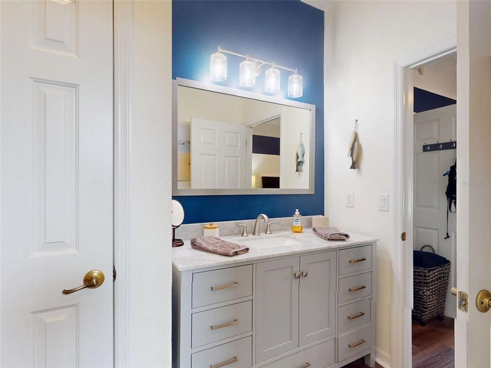 Active With Contract: $580,000 (3 beds, 2 baths, 1950 Square Feet)