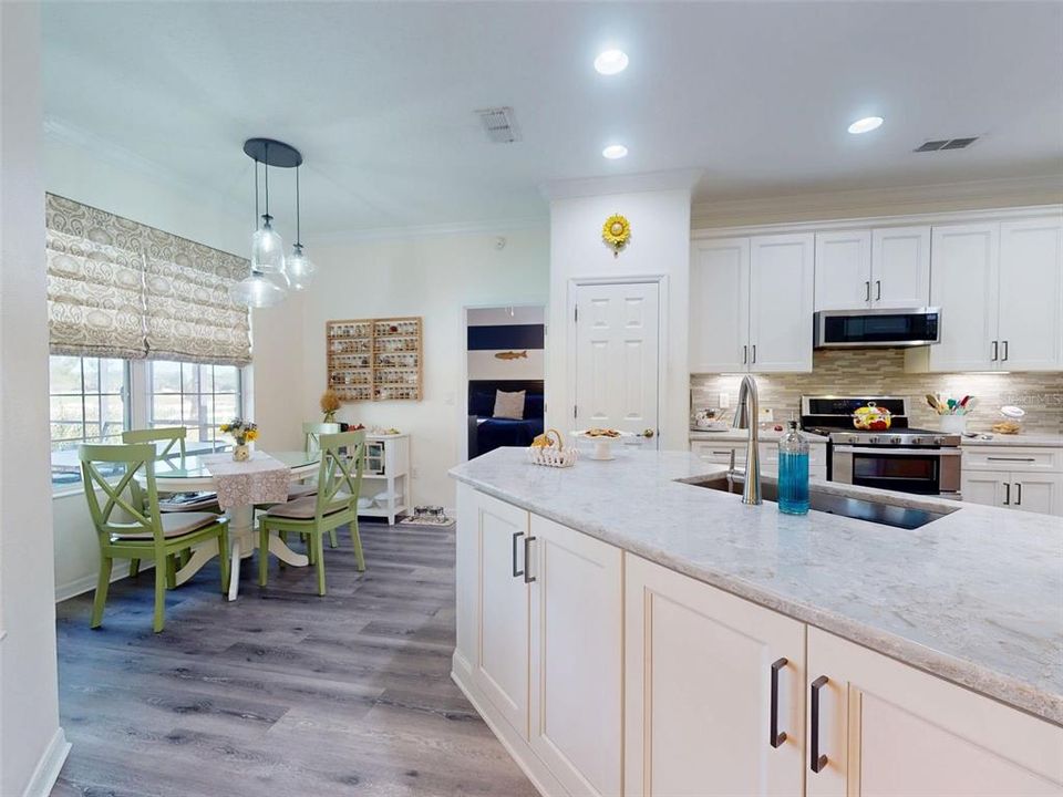 Active With Contract: $580,000 (3 beds, 2 baths, 1950 Square Feet)