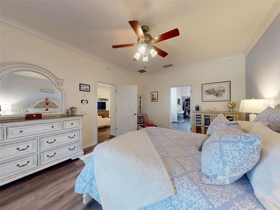 Active With Contract: $580,000 (3 beds, 2 baths, 1950 Square Feet)