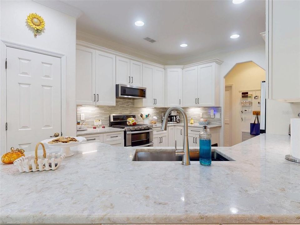 Active With Contract: $580,000 (3 beds, 2 baths, 1950 Square Feet)