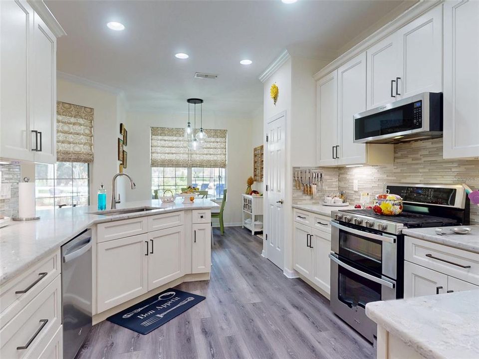 Active With Contract: $580,000 (3 beds, 2 baths, 1950 Square Feet)