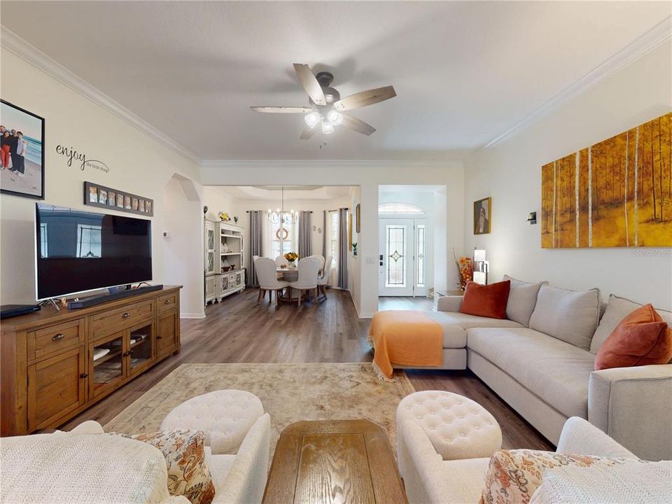 Active With Contract: $580,000 (3 beds, 2 baths, 1950 Square Feet)