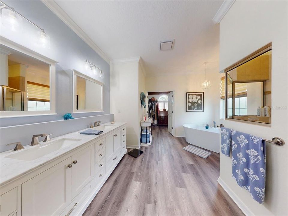 Active With Contract: $580,000 (3 beds, 2 baths, 1950 Square Feet)