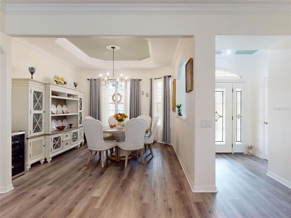 Active With Contract: $580,000 (3 beds, 2 baths, 1950 Square Feet)