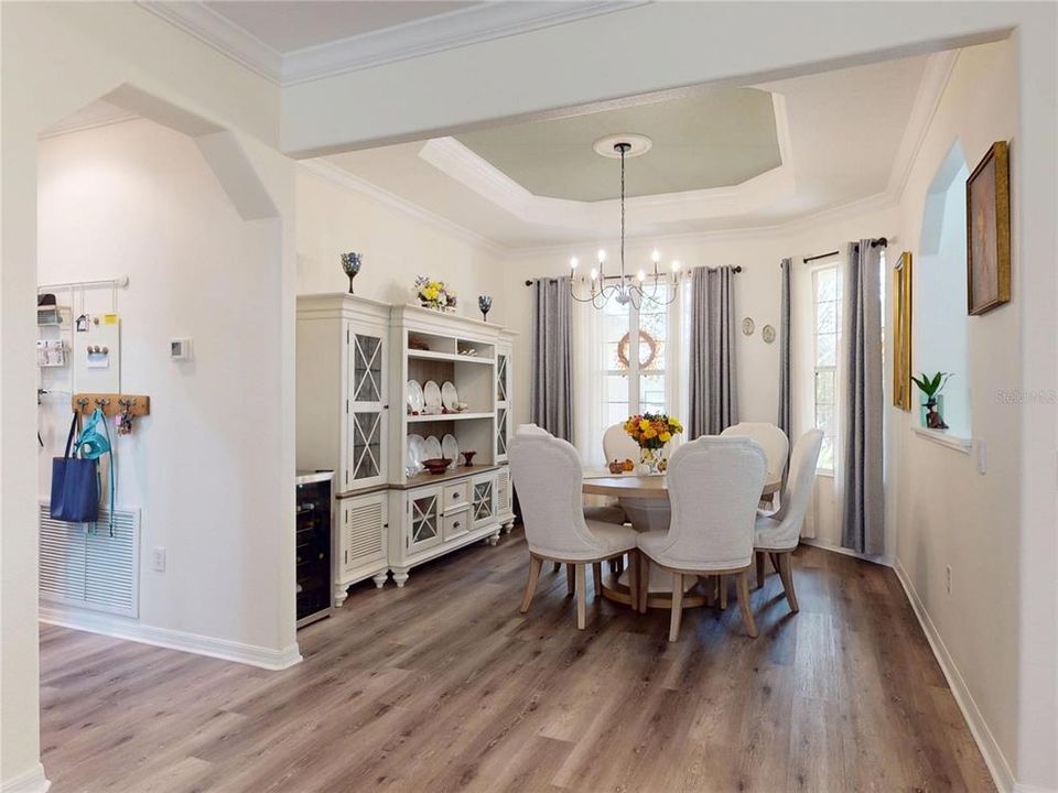 Active With Contract: $580,000 (3 beds, 2 baths, 1950 Square Feet)