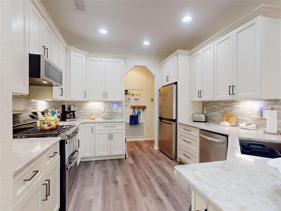 Active With Contract: $580,000 (3 beds, 2 baths, 1950 Square Feet)