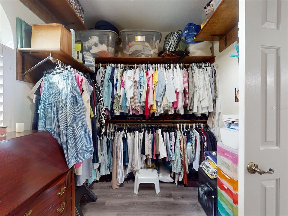 Active With Contract: $580,000 (3 beds, 2 baths, 1950 Square Feet)