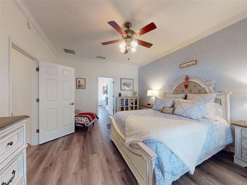 Active With Contract: $580,000 (3 beds, 2 baths, 1950 Square Feet)