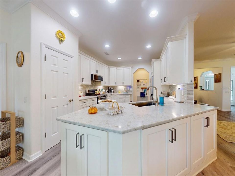 Active With Contract: $580,000 (3 beds, 2 baths, 1950 Square Feet)