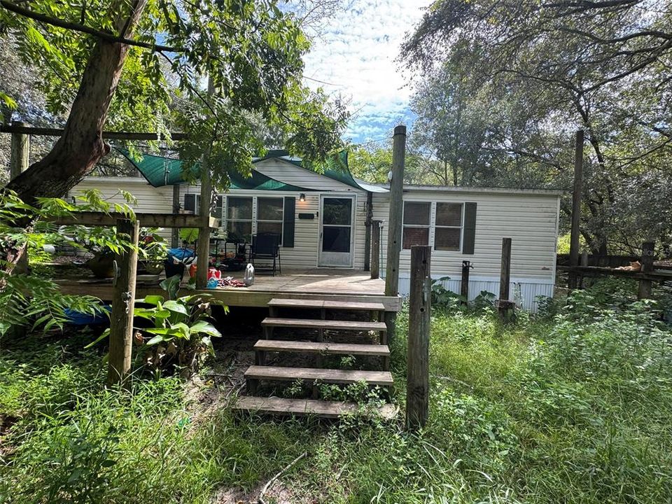 合同活跃: $180,000 (3 贝兹, 2 浴室, 1800 平方英尺)