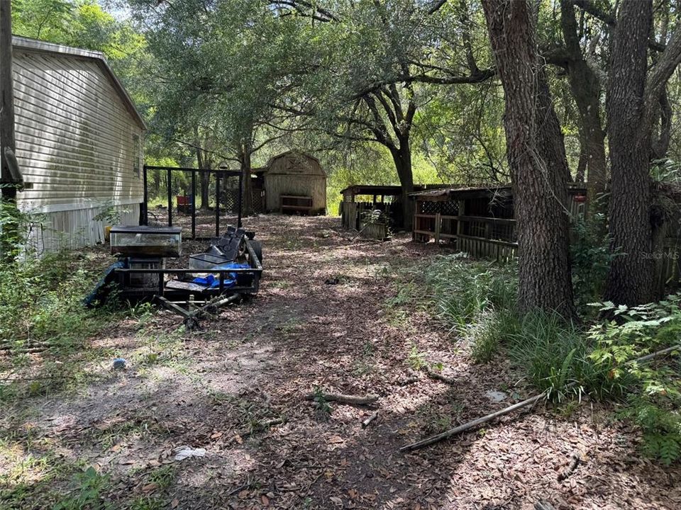 合同活跃: $180,000 (3 贝兹, 2 浴室, 1800 平方英尺)