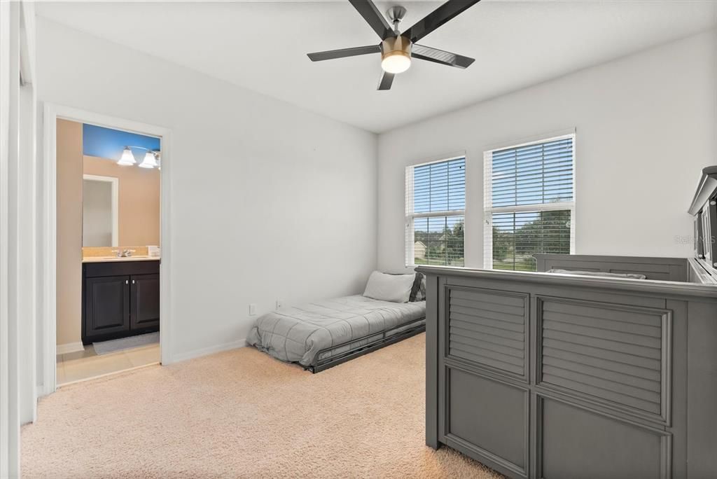 For Sale: $719,000 (5 beds, 3 baths, 3152 Square Feet)