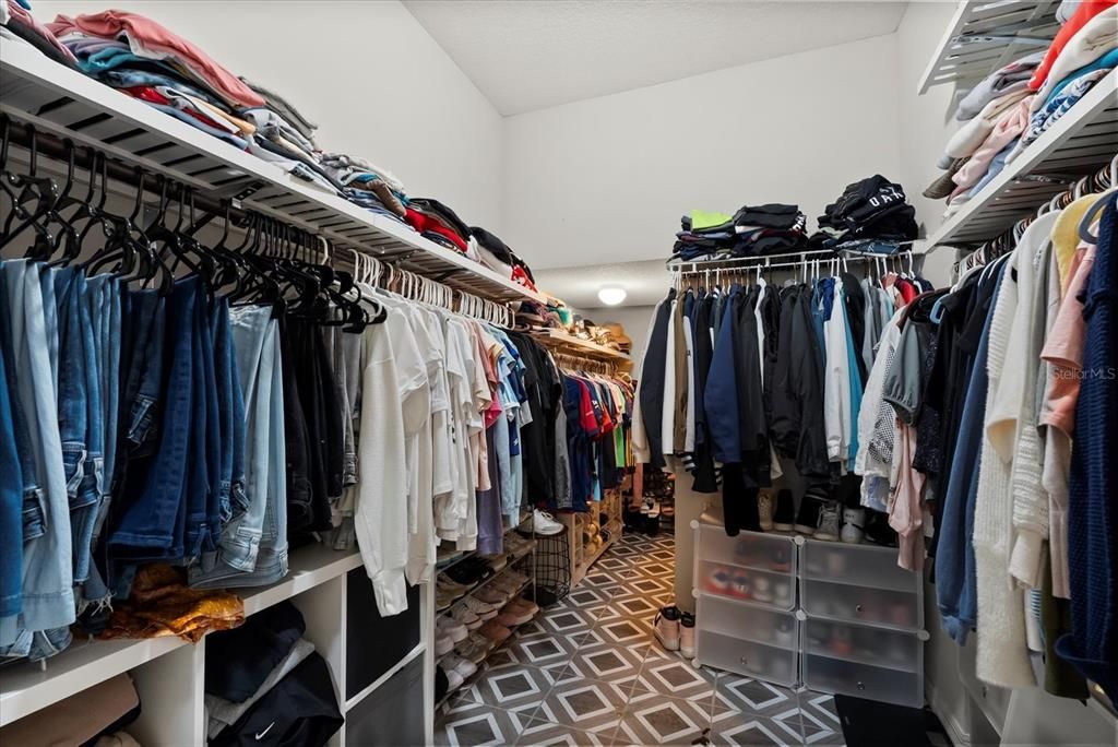 For Sale: $719,000 (5 beds, 3 baths, 3152 Square Feet)