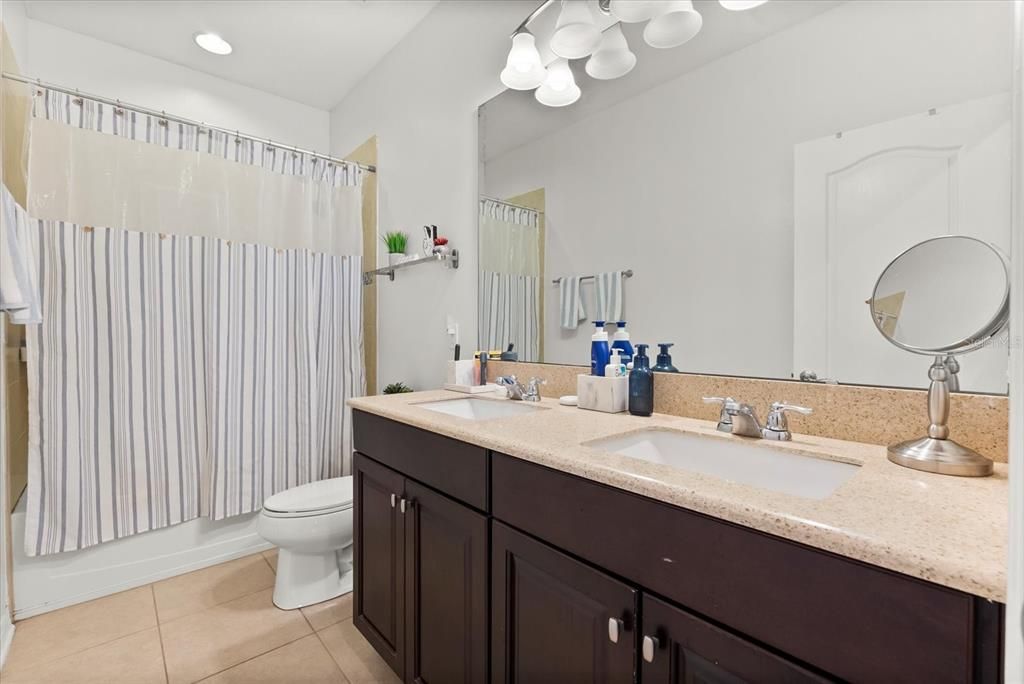 For Sale: $719,000 (5 beds, 3 baths, 3152 Square Feet)