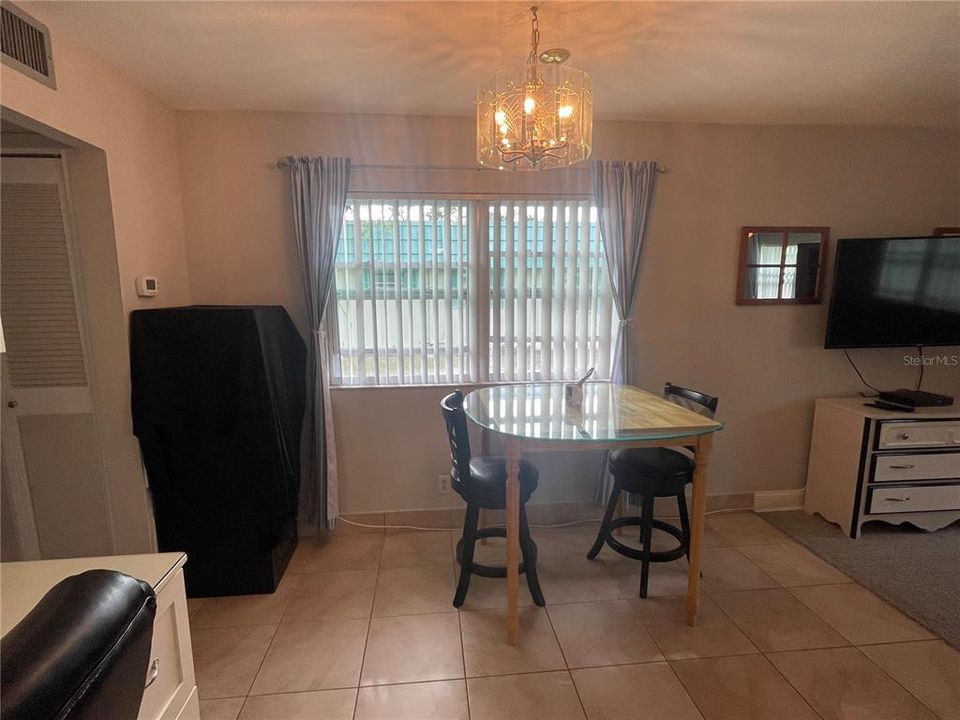 出租: $1,650 (1 贝兹, 1 浴室, 800 平方英尺)