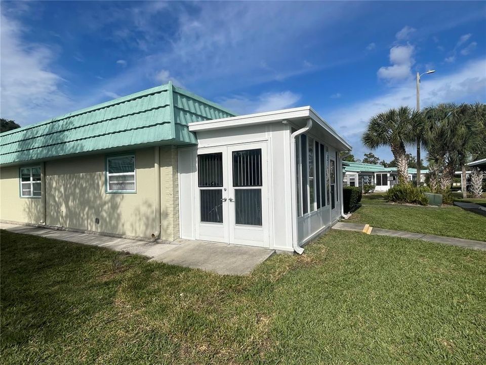 出租: $1,650 (1 贝兹, 1 浴室, 800 平方英尺)