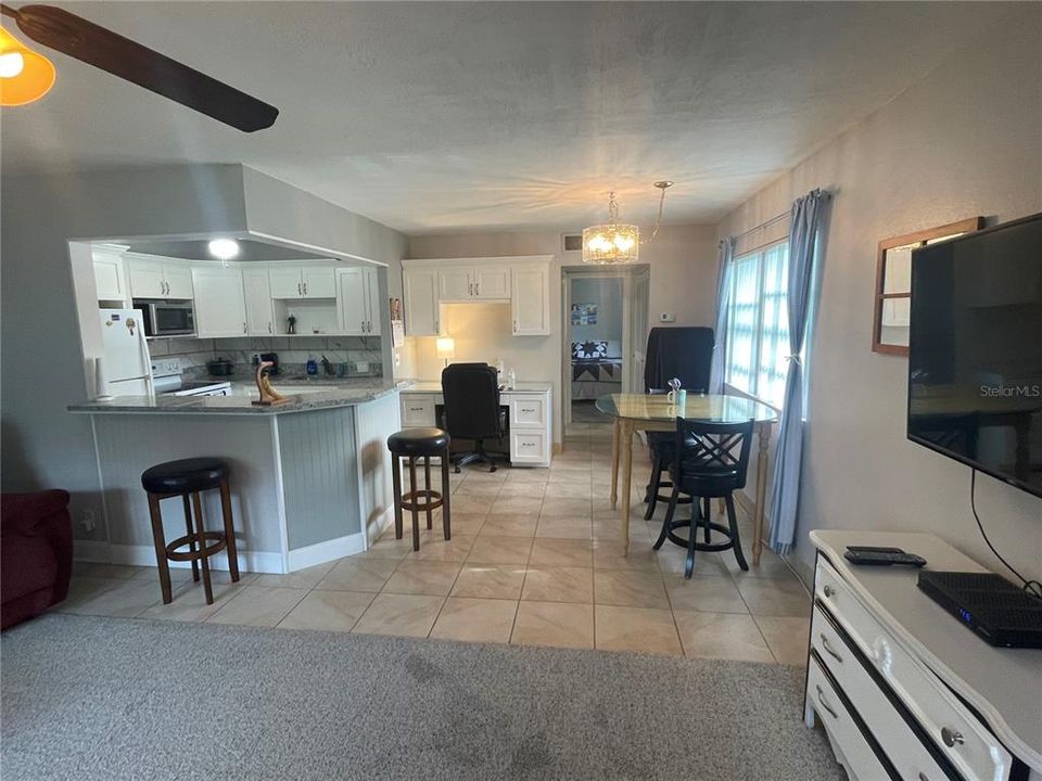 出租: $1,650 (1 贝兹, 1 浴室, 800 平方英尺)