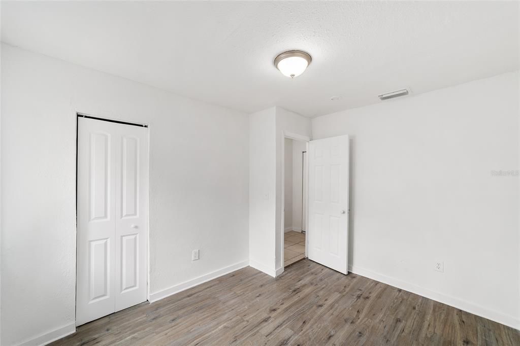 Active With Contract: $149,900 (3 beds, 2 baths, 1040 Square Feet)
