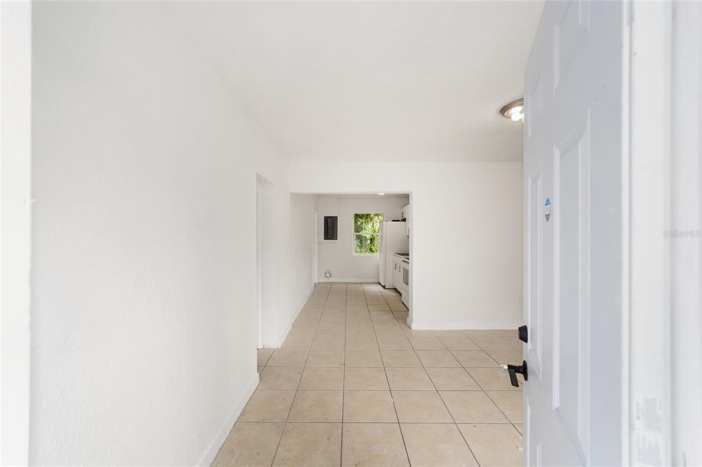 Active With Contract: $149,900 (3 beds, 2 baths, 1040 Square Feet)