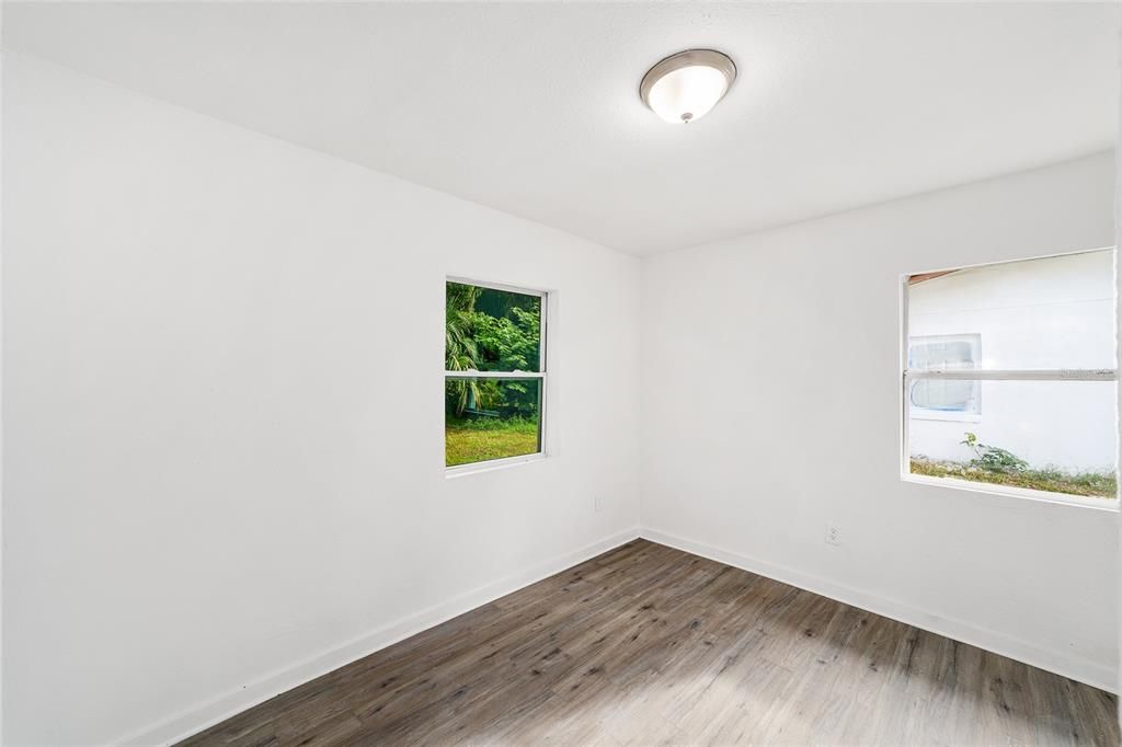 Active With Contract: $149,900 (3 beds, 2 baths, 1040 Square Feet)