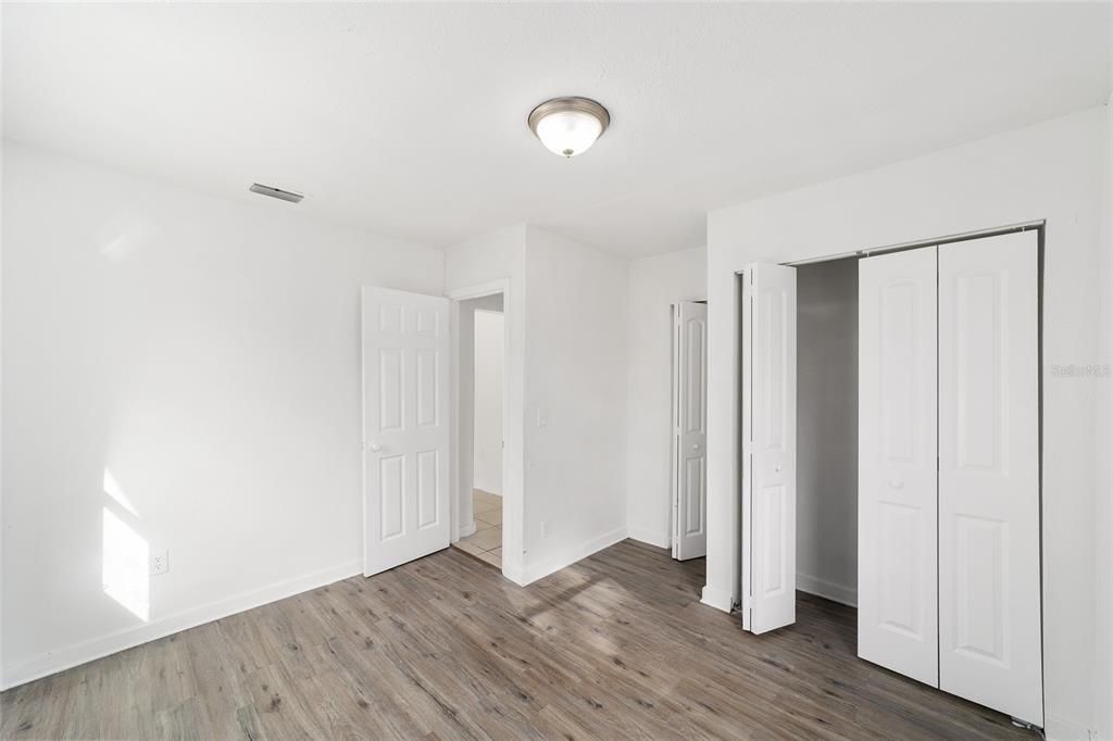 Active With Contract: $149,900 (3 beds, 2 baths, 1040 Square Feet)