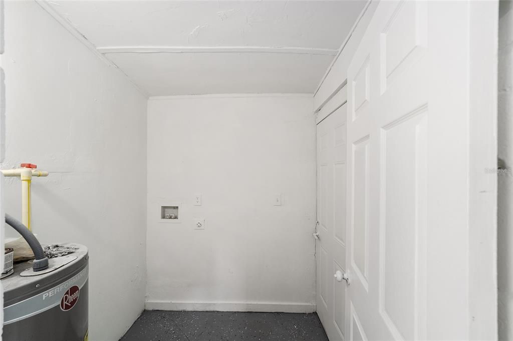 Active With Contract: $149,900 (3 beds, 2 baths, 1040 Square Feet)