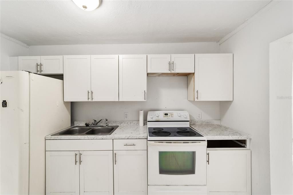 Active With Contract: $149,900 (3 beds, 2 baths, 1040 Square Feet)