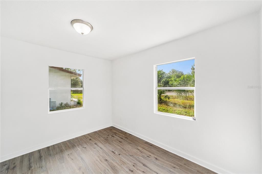 Active With Contract: $149,900 (3 beds, 2 baths, 1040 Square Feet)