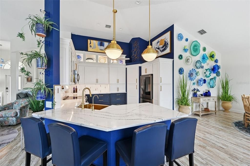 待售: $600,000 (3 贝兹, 2 浴室, 2049 平方英尺)