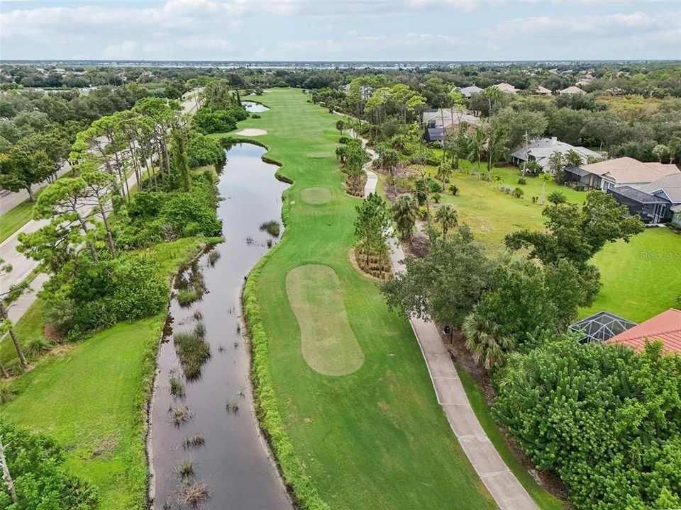 待售: $600,000 (3 贝兹, 2 浴室, 2049 平方英尺)