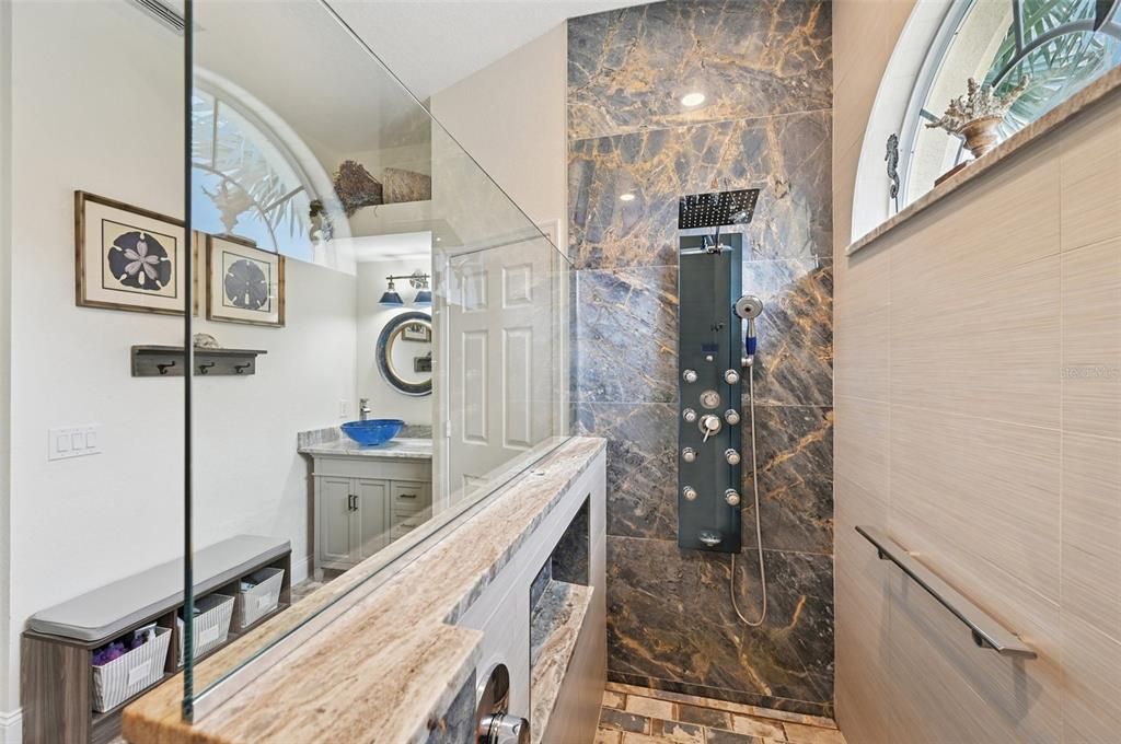 待售: $600,000 (3 贝兹, 2 浴室, 2049 平方英尺)