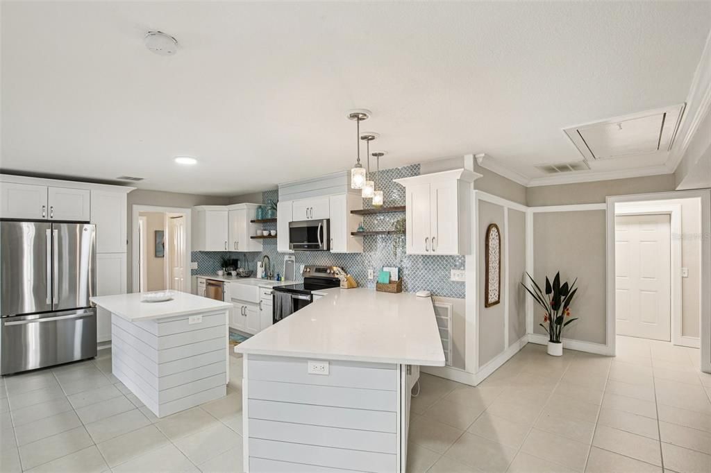 En Venta: $799,900 (4 camas, 2 baños, 2394 Pies cuadrados)