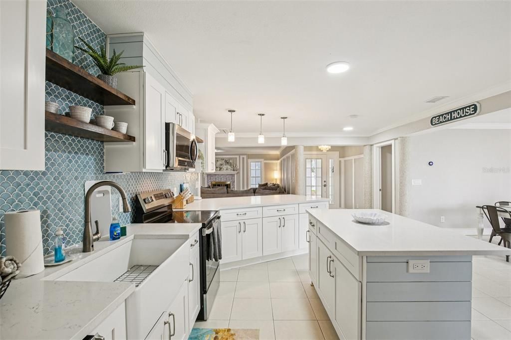 En Venta: $799,900 (4 camas, 2 baños, 2394 Pies cuadrados)