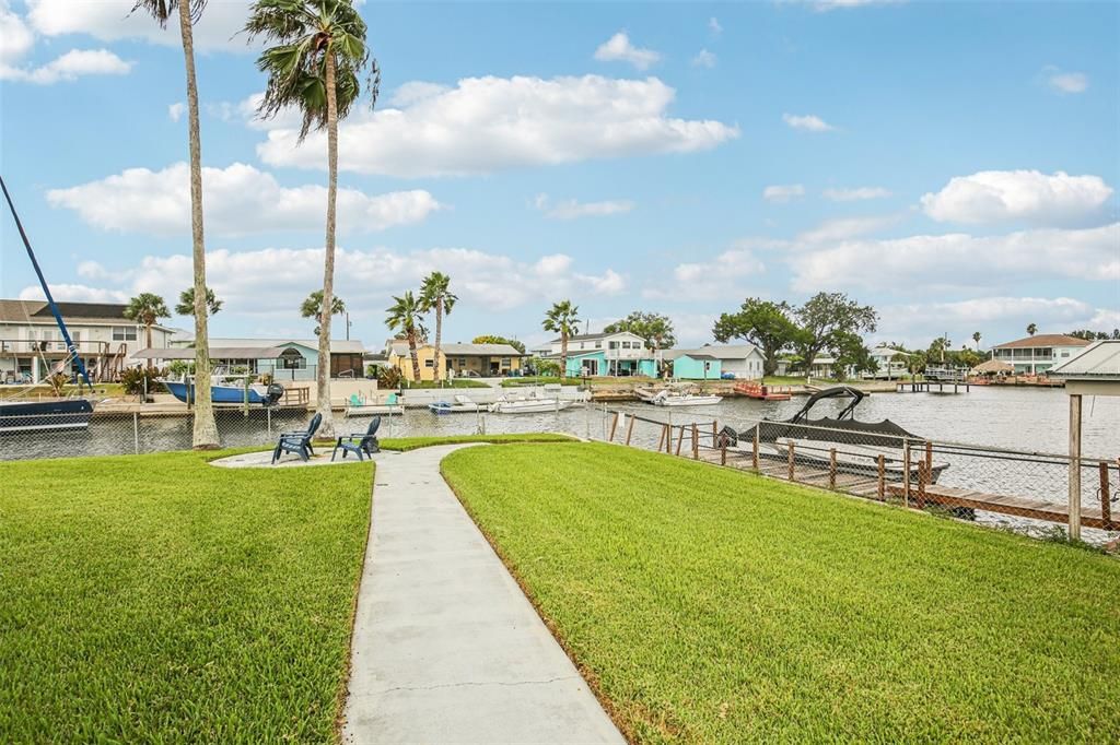 En Venta: $799,900 (4 camas, 2 baños, 2394 Pies cuadrados)