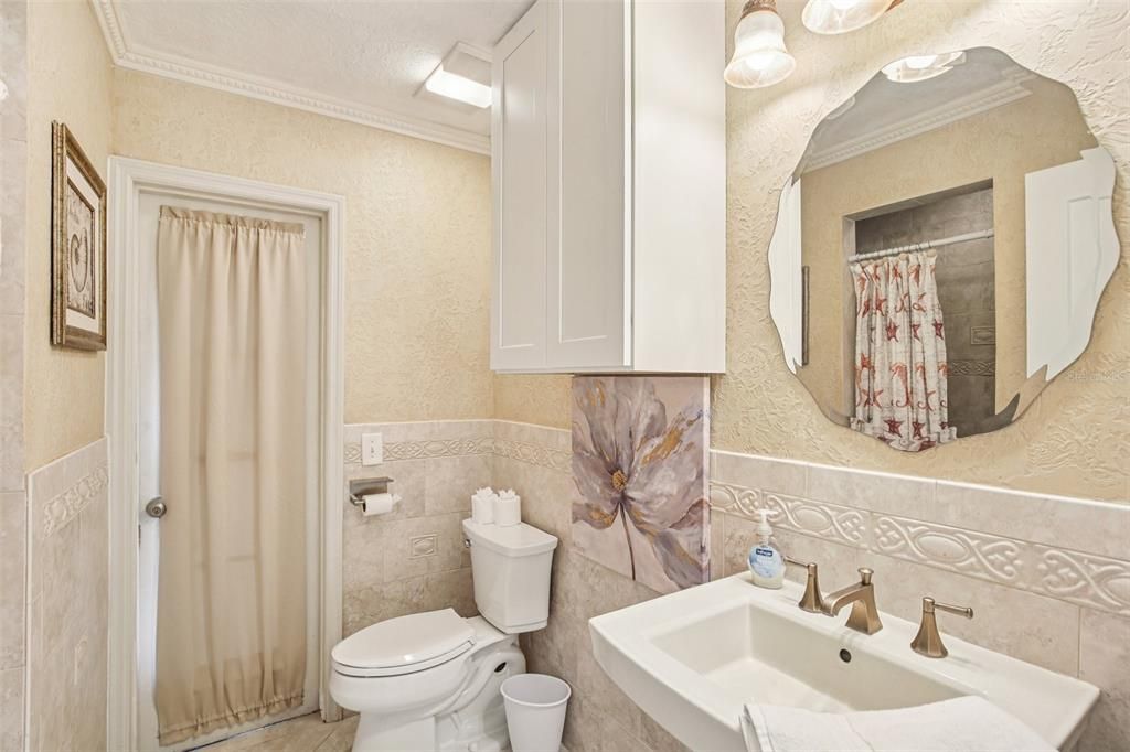 En Venta: $799,900 (4 camas, 2 baños, 2394 Pies cuadrados)