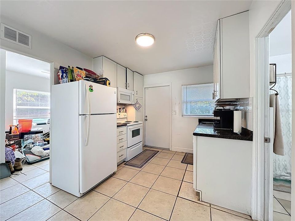 На продажу: $475,000 (4 спален, 0 ванн, 1275 Квадратных фут)