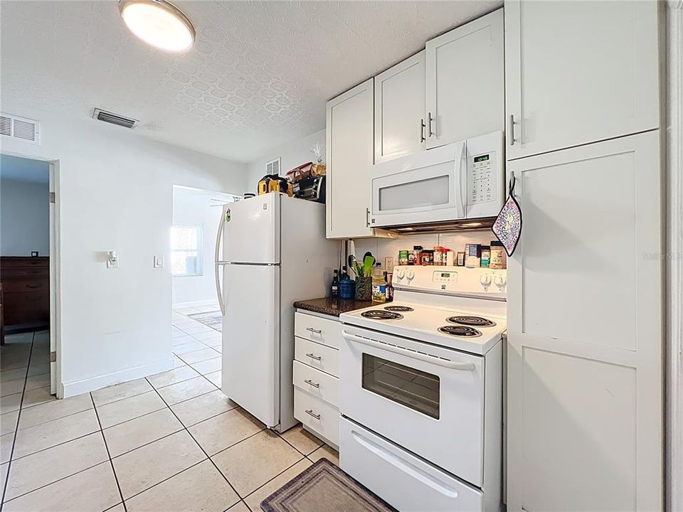 На продажу: $475,000 (4 спален, 0 ванн, 1275 Квадратных фут)