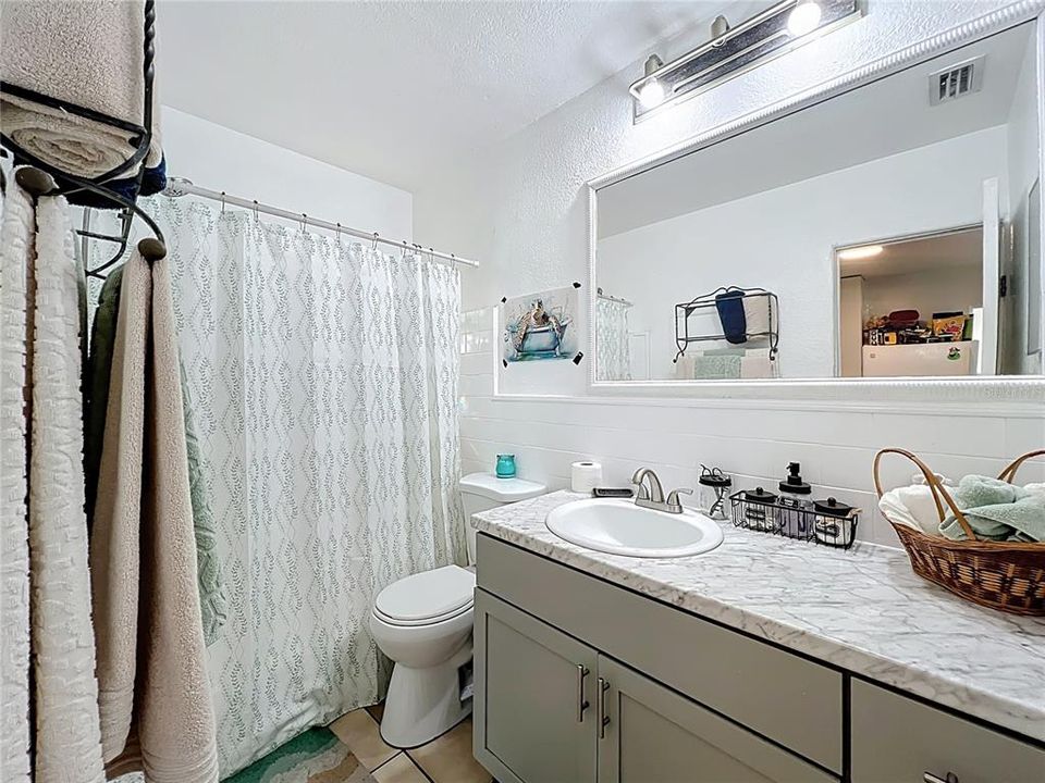 На продажу: $475,000 (4 спален, 0 ванн, 1275 Квадратных фут)