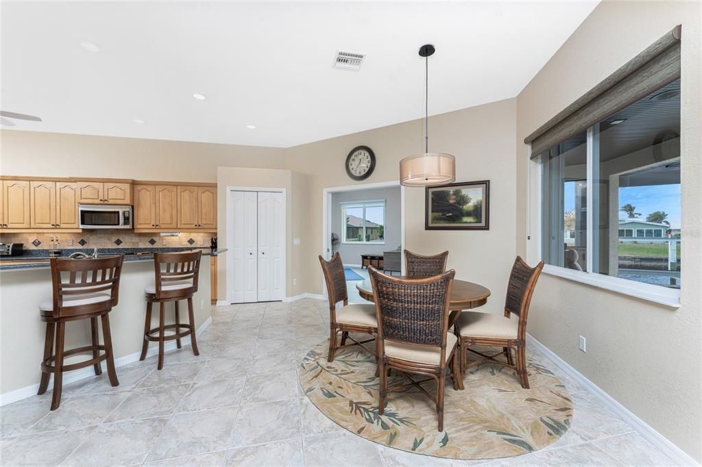 На продажу: $1,200,000 (4 спален, 3 ванн, 4124 Квадратных фут)