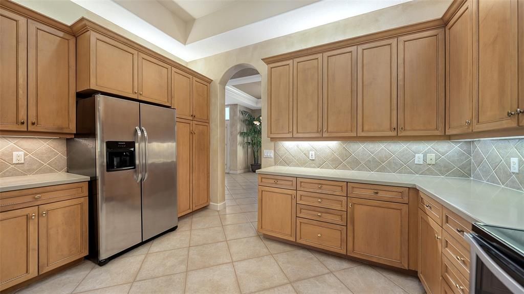 Active With Contract: $659,900 (2 beds, 2 baths, 2548 Square Feet)