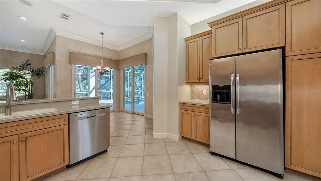 Active With Contract: $659,900 (2 beds, 2 baths, 2548 Square Feet)