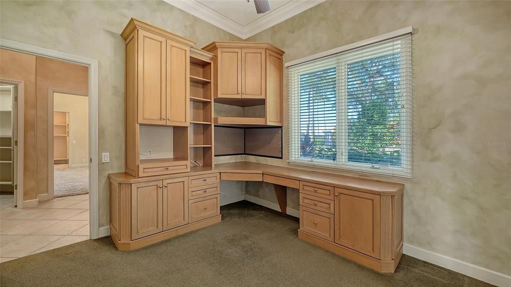 Active With Contract: $659,900 (2 beds, 2 baths, 2548 Square Feet)